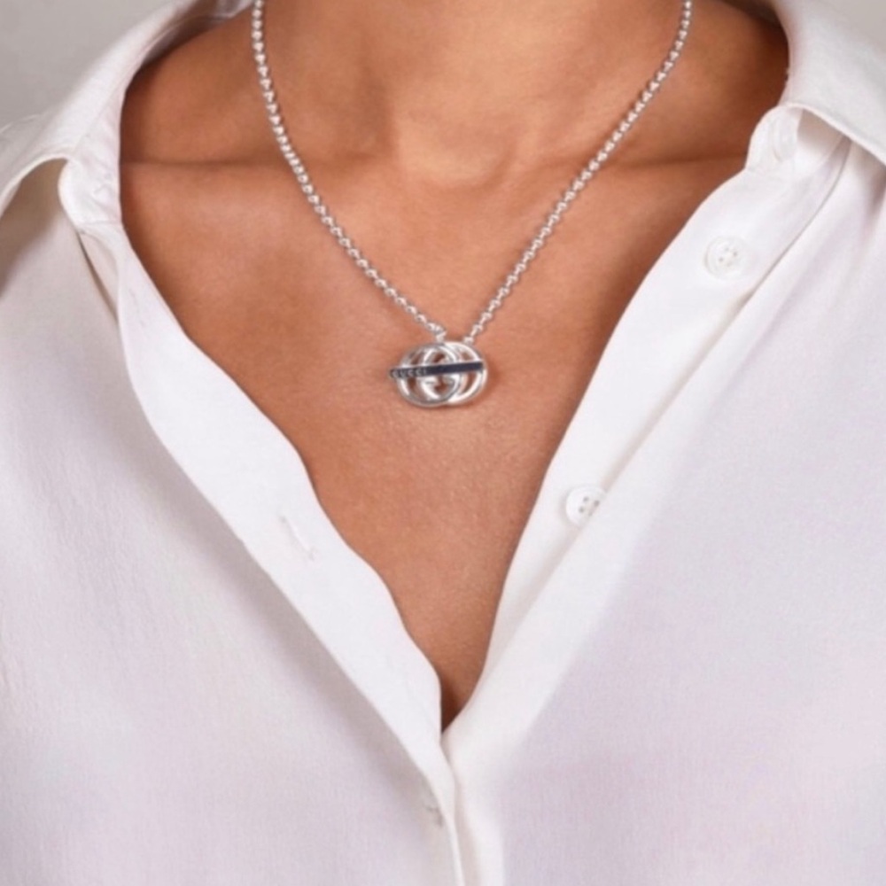 New Authentic Gucci 16” silver interlocking toggle bar Double G necklace